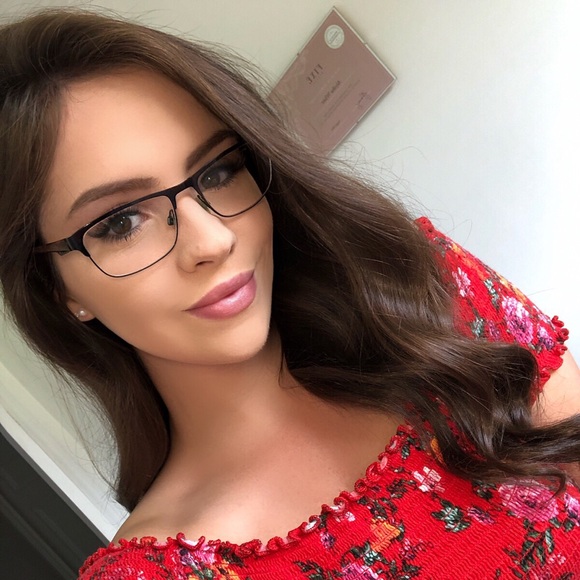 Meet your Posher, Alysha - Picture 1 of 1